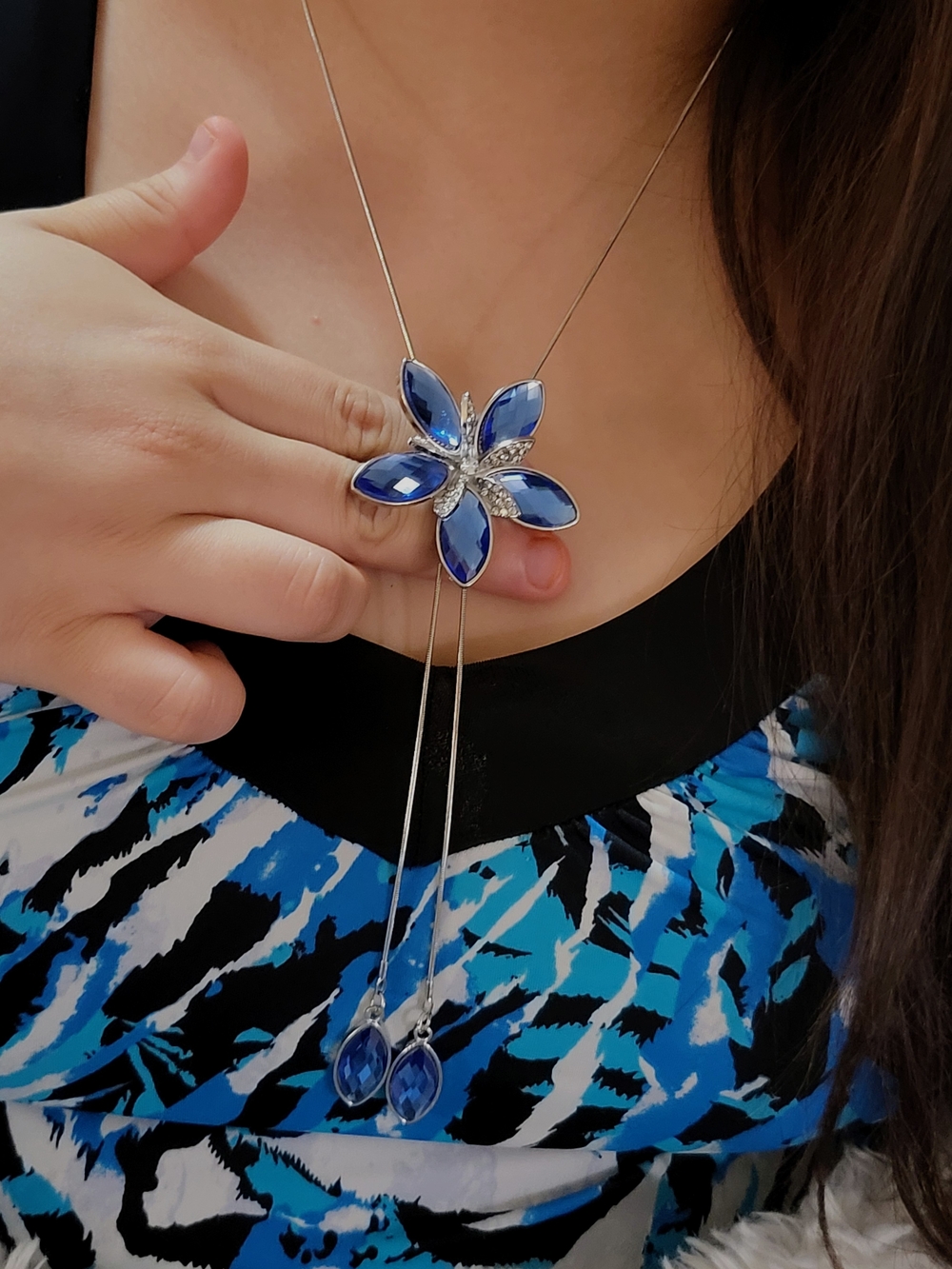 Blue Flower Pendant Lariat Necklace - Silver Tone